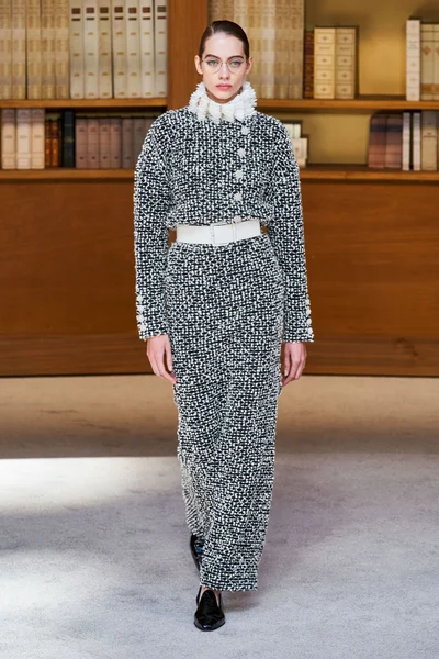 Look 24